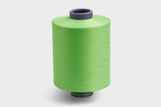 Polyestergarn er den mest vanlige og mest brukte tekstilfiberen over hele verden